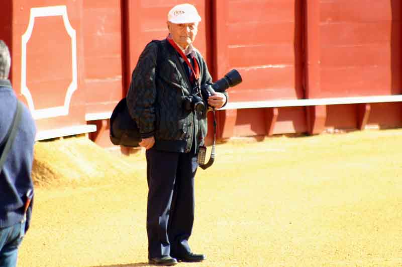 Paco Cano, un nuevo paseíllo en la Maestranza. Y van...