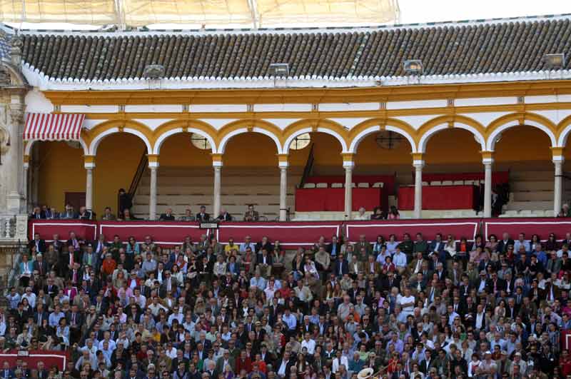 Parace que la afición de los maestrantes es escasita: siguen sin venir.