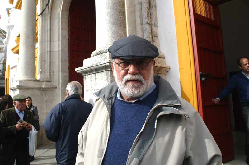 El veterano veterinario sevillano Luis Vázquez.