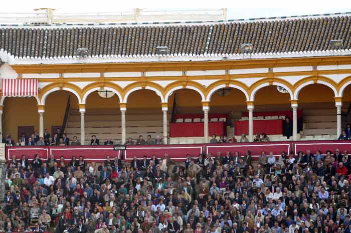 Poco negocio haría Canorea con los maestrantes si tuvieran que pagar sus entradas