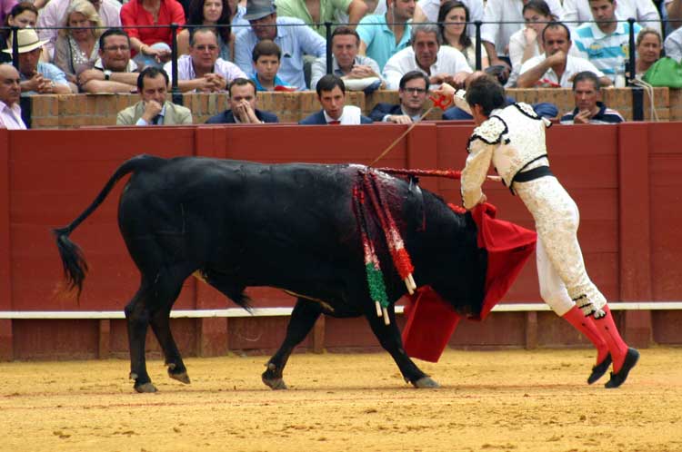 Ángel Jiménez (segundo pinchazo).