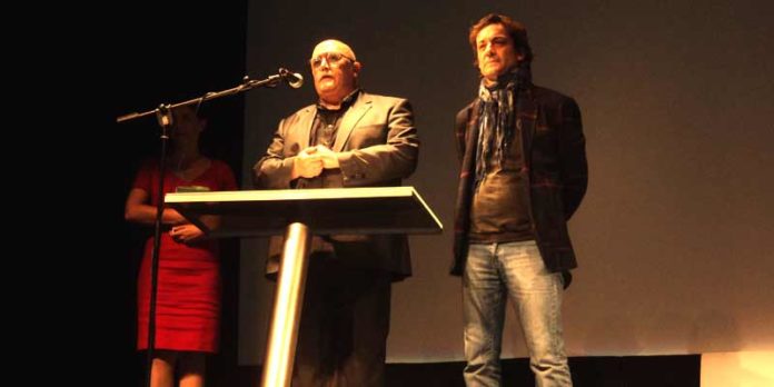 El productor de la película, Rogelio Delgado, y su director, Álvaro de Armiñan. (FOTO: Javier Martínez)