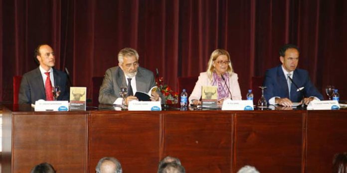 Prsentación del libro 'Comentarios al 'Reglamento Taurino de Andalucía'.