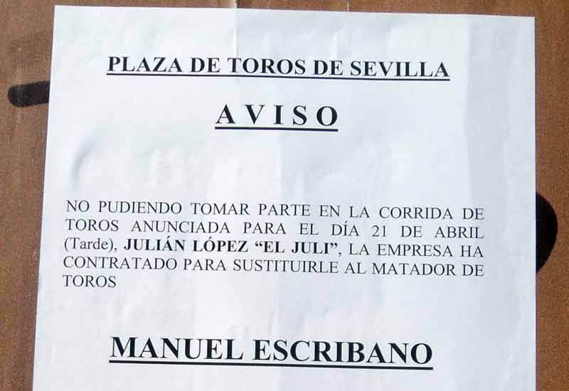 El aviso de la sustitución de El Juli por Escribano, con plaza llena; un 'tacazo' para la empresa. ¿Dirá Ramón Valencia cuánto ha ganado en la de Miura? (FOTO: Javier Martínez)