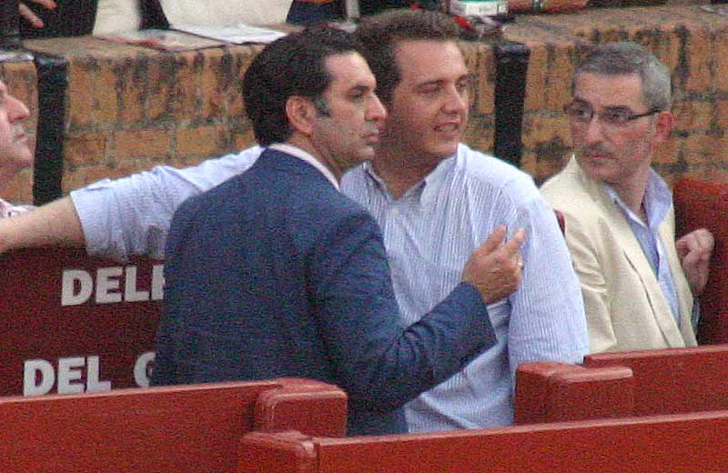 El delegado de la Junta, Javier Fernández, y su fiel e inseparable asesor.