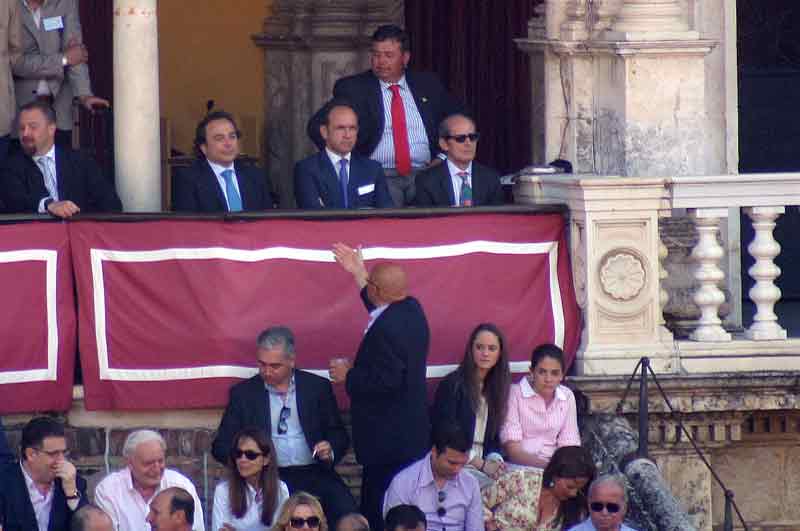 El hierático presidente ha sembrado en el festejo de hoy la polémica.