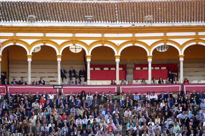 Un día más, los maestrantes dejan vacío su palco.