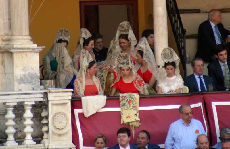 Mantillas en el palco maestrante.