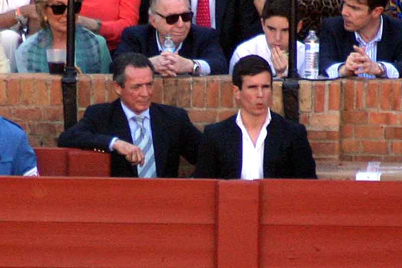 José María y Manuel Manzanares, padre y hermano del torero.