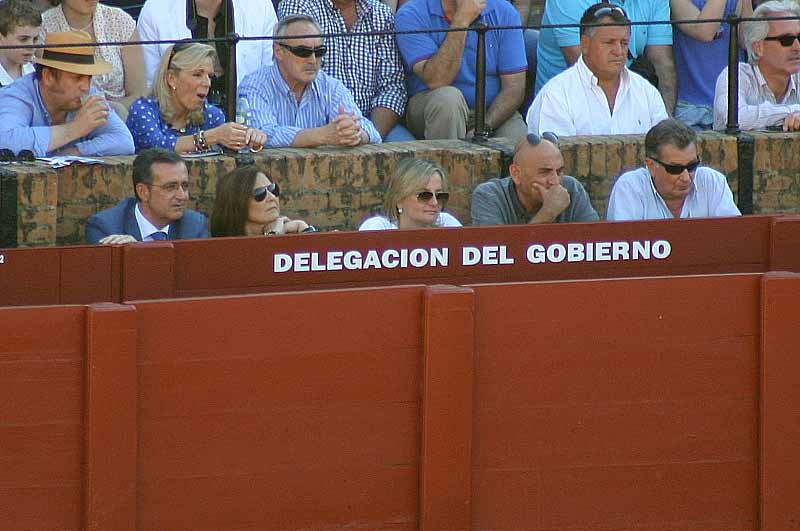 El delegado de la Javier Fernández no estuvo, pero sus 'sustitutas' encantadas.