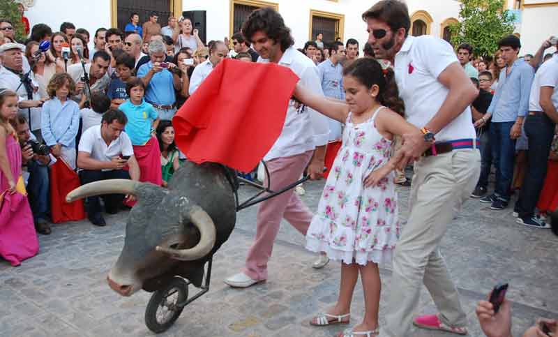 En defensa de Utrera. (FOTO: Brazo Mena)