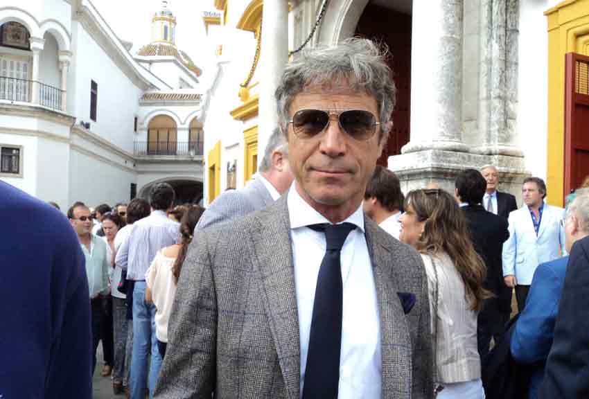 Roberto Domínguez.