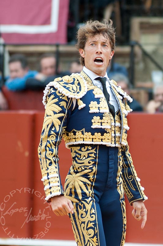 Manuel Escribano, tras parear en banderillas. (FOTO: lopezmatito.com)