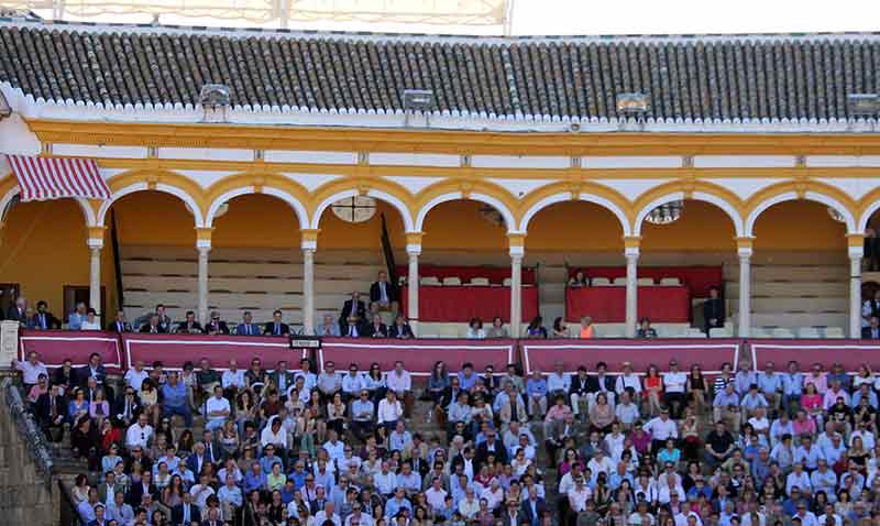 A los maestrantes tampoco les gustan los carteles de Canorea... Ni un cuarto de aforo en su palco.