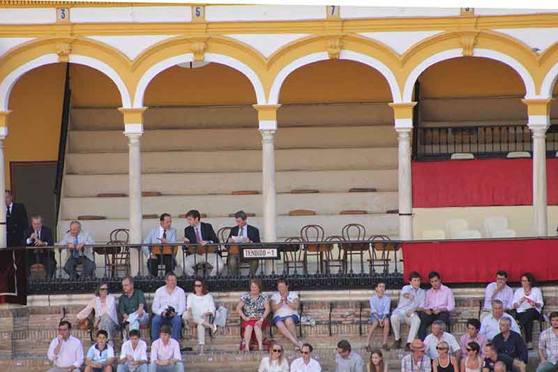 Los maestrantes siguen sin acudir tampoco a su privilegiado palco.