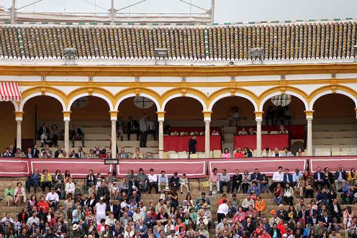 A pesar de ser Real Maestranza de 'Caballería', los maestrantes no vienen ni a la de rejones.