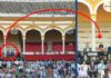 En la pasada Feria de San Miguel se pudo ver la histórica imagen de una mujer (ahora ya 'dama maestrante') ocupando asiento en la zona del palco reservada sólo a hombres. (FOTO: Javier Martínez)