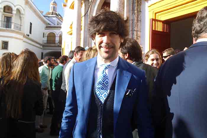 El cantante Manuel Lombo, buen aficionado a los toros.