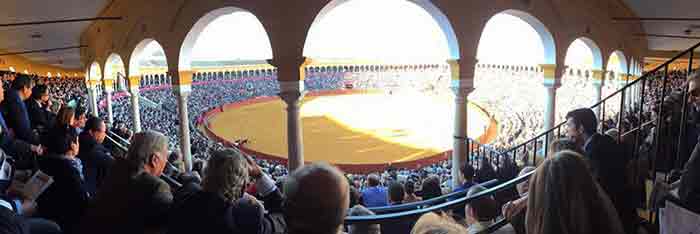 Vista panorámica de la Maestranza, llena hoy.