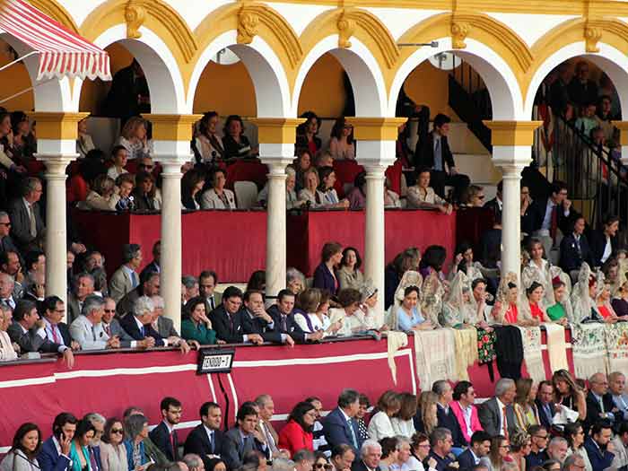 Los maestrantes también han llenado hoy su palco.