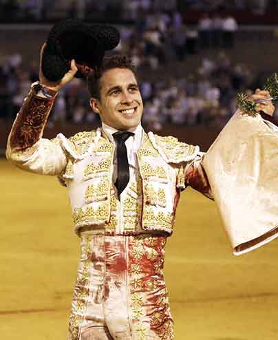 El triunfador del festejo hoy en Sevilla, el sevillano David Martín (FOTO: Arjona)