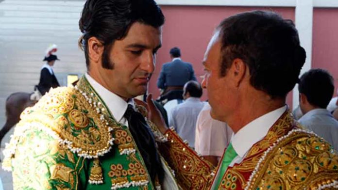 Morante y Pepe Luis Vázquez en Utrera en 2013. (FOTO: Pepe Sánchez)