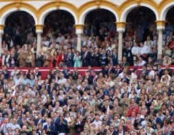 La Junta aprueba reestructurar las gradas de la Maestranza, que perderán cuatro filas