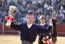 Toreros y público cortan todas las orejas