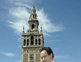 El Cid, a los pies de la Giralda. (FOTO: el-cid.es)