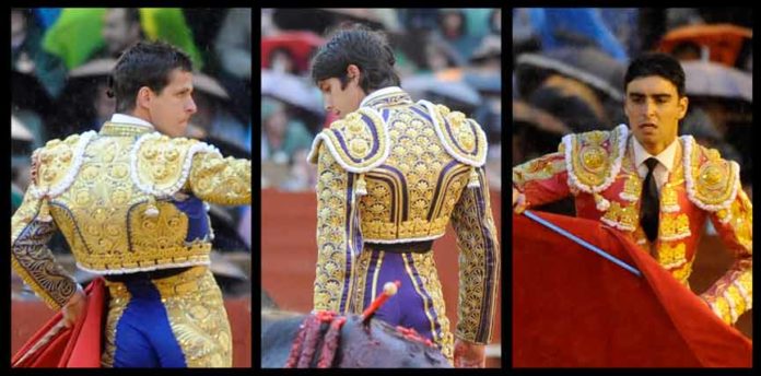 LOS GESTOS: Ferrera, El Cid y César Jiménez. (FOTOS: Matito)