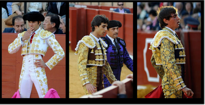 Los gestos de la tarde: Vega, Delgado y Tendero. (FOTO: Matito)