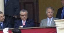 Manuel Luque abandona el palco del presidente Paco Teja Manuel Luque, con gesto serio, a la derecha junto a Paco Teja. (FOTO: Matito)