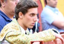 El novillero Ferrater Beca, alumno de la Escuela de Sevilla. (FOTO: Javier Martínez)