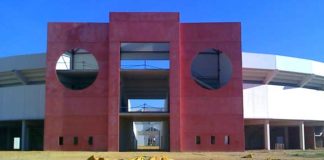 Puerta grande de la nueva plaza de Utrera. (FOTO: Sevilla Taurina)