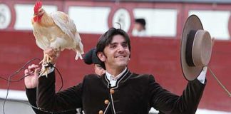 Diego Ventura, en la vuelta al ruedo tras cortar una oreja a su primero. (FOTO: Iván de Andrés / burladero.com)