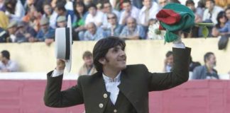 Diego Ventura en la doble vuelta al ruedo.