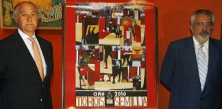 Los empresarios, el día que anunciaban que la corrida sería el 14 de agosto, ahora cambiada al 15 de agosto.