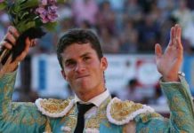 Daniel Luque, oreja en Mont de Marsan Daniel Luque pasea la oreja en Mont de Marsan. (FOTO: terrestaurines.com)