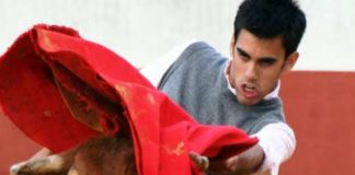 El joven Manuel Rodríguez, de la Escuela de Tauromaquia de Sevilla. (FOTO: Álvaro Pastor)