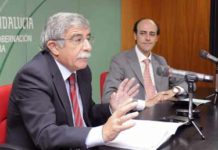 Análisis en Sevilla de la situación de la Fiesta Manuel Brenes, presentando las jornadas.