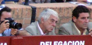 Luis García Caviedes, en el burladero de la Junta de Andalucía en el pasado San Miguel. (FOTO: Javier Martínez)