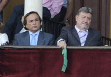 La Unión de Abonados exige a la Junta de Andalucía las actas de los tres veterinarios de los toros de Zalduendo El veterinario Francisco Herrera y el presidente Gabriel Fernández Rey. (FOTO: Sevilla Taurina)