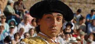 Curro Díaz entra en el festival de Utrera. (FOTO: Matito)