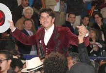 Diego Ventura logra la salida a hombros en la Monumental Plaza México.