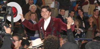 Diego Ventura logra la salida a hombros en la Monumental Plaza México.