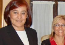 Anabel Moreno: «A mí me daría miedo presidir en Feria de Abril sin un rodaje previo» La presidenta Anabel Moreno junto a la polémica delegada Carmen Tovar.