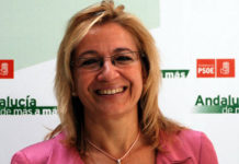 Lío y confusión en el nombramiento de equipos para la Maestranza La polémica delegada de la Junta, Carmen Tovar, responsable de los nombramientos de presidentes y veterinarios.
