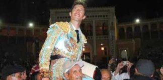 Manuel Escribano, a hombros hoy en Maracay. (FOTO: burladero.com)