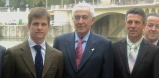 El Juli, Ramón Vila y Pablo Delgado. (FOTO: Javier Martínez / SEVILLA TAURINA)
