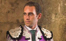 Tres sevillanos entre los cinco premiados con los ‘Oros Taurinos’ de Antique El banderillero sevillano Luis Mariscal vivió la cara y la cruz en 2010. (FOTO: Matito)